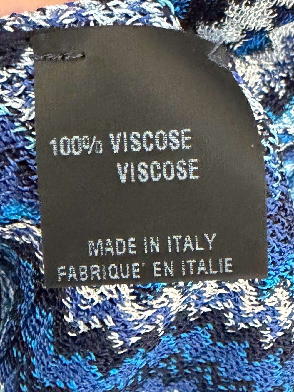 Missoni EUC Chevron Poncho. OSFM
Blue/Black/White Pattern. Made in Italy - Picture 6 of 6